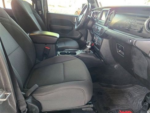 Used 2023 Jeep Gladiator Sport image 21
