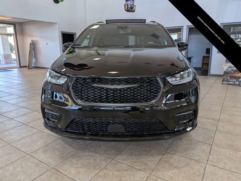 New 2026 Chrysler Pacifica Limited w/ S Appearance Package image 8