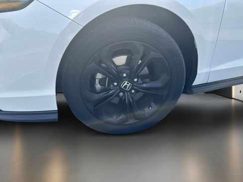 Used 2025 Honda Accord SE image 10