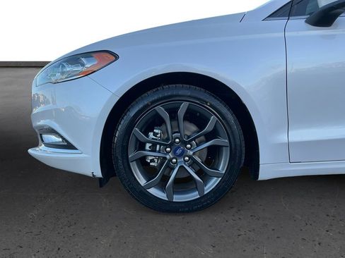 Used 2018 Ford Fusion SE w/ Equipment Group 201A image 13