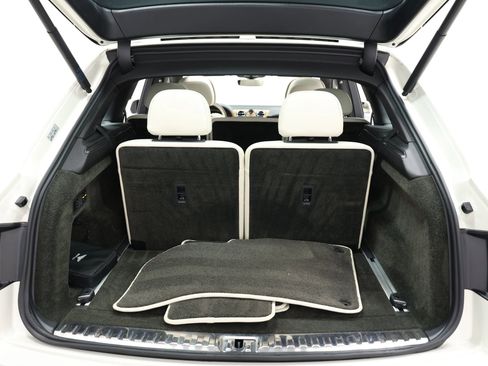 Used 2018 Bentley Bentayga Onyx Edition AWD/4WD image 87