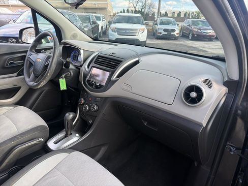 Used 2015 Chevrolet Trax LS w/ LPO, Cargo Package FWD image 16