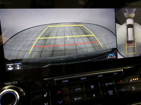 Used 2021 Toyota Highlander Platinum image 7