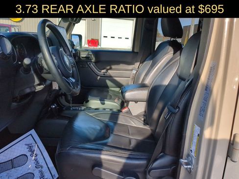 Used 2018 Jeep Wrangler Unlimited Sahara image 9