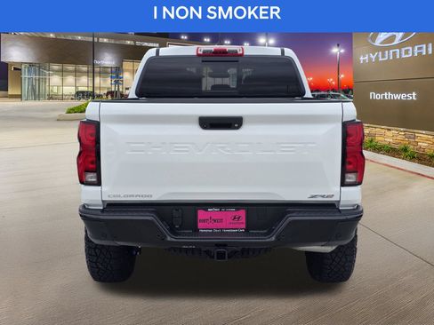Used 2026 Chevrolet Colorado ZR2 w/ Technology Package AWD/4WD image 8