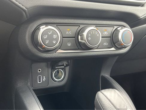 Used 2024 Nissan Versa S w/ Trunk Package FWD image 25