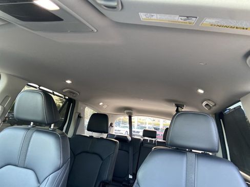 Used 2025 Honda Pilot EX-L image 29
