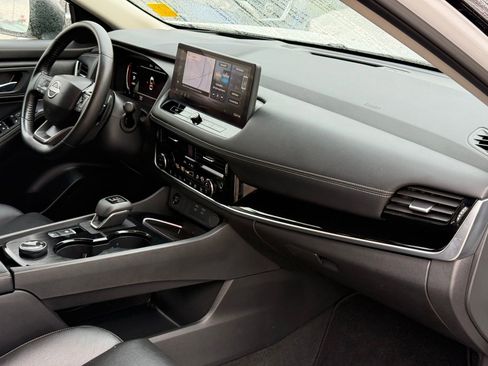 Certified 2025 Nissan Rogue SL w/ SL Premium Package image 34