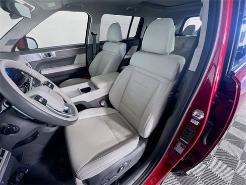 Used 2024 Hyundai Santa Fe Calligraphy image 9