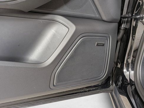 Certified 2025 Porsche Macan Turbo AWD/4WD image 13