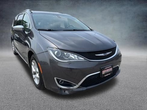 Used 2019 Chrysler Pacifica Limited FWD image 4
