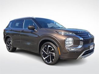 Used 2022 Mitsubishi Outlander SEL image 1