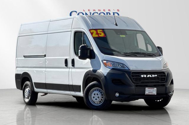 Used 2025 RAM ProMaster 2500 w/ Convenience Group FWD image 2