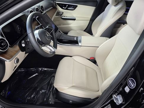 Used 2024 Mercedes-Benz C 300 Sedan image 9