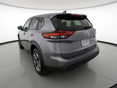 Used 2025 Nissan Rogue SV AWD/4WD image 6