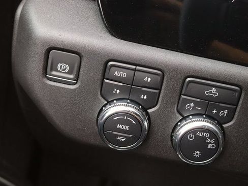 New 2025 GMC Sierra 1500 SLE AWD/4WD image 26