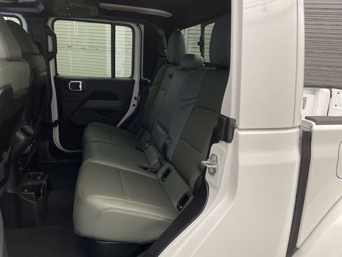 New 2026 Jeep Gladiator Mojave AWD/4WD image 17