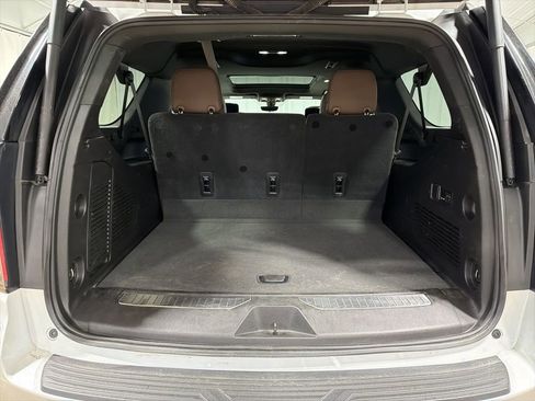 Used 2021 Chevrolet Suburban High Country image 8