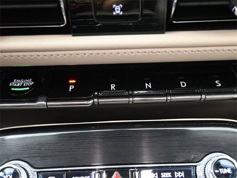 Used 2022 Lincoln Nautilus Reserve w/ Equipment Group 201A image 3