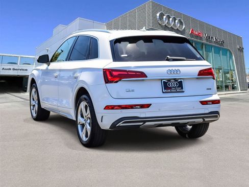 Used 2021 Audi Q5 2.0T Premium Plus w/ Premium Plus Package AWD/4WD image 2