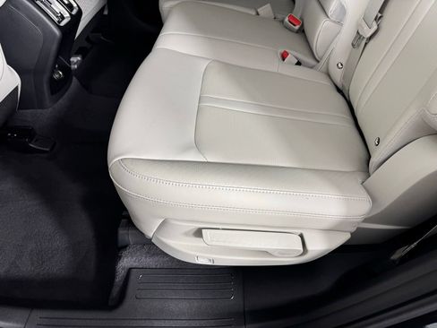 Used 2025 Kia Sorento S w/ Panoramic Sunroof Package FWD image 28