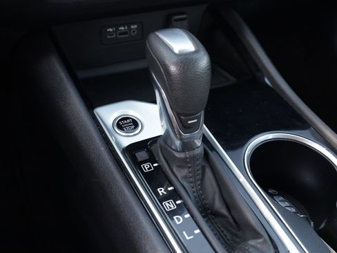 Used 2024 Nissan Altima 2.5 SV image 10