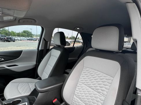 Used 2020 Chevrolet Equinox LS w/ LS Convenience Package FWD image 19