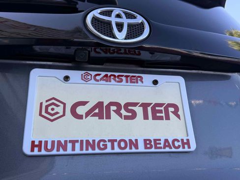 Used 2018 Toyota RAV4 SE w/ All Weather Liner Package FWD image 40