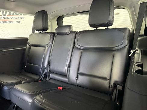 Used 2025 Ford Expedition Max Platinum AWD/4WD image 12