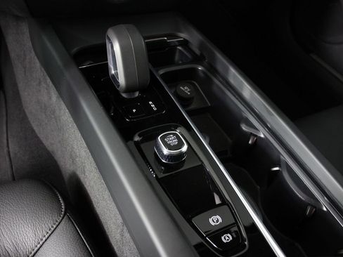 Certified 2025 Volvo V60 B5 Cross Country Plus image 15