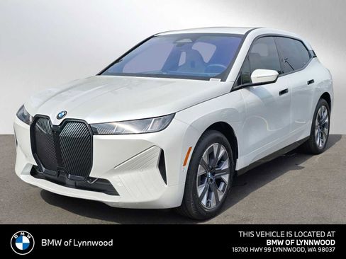 New 2026 BMW iX xDrive45 image 7