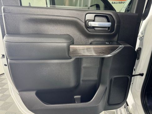 Used 2023 Chevrolet Silverado 2500 LTZ image 24