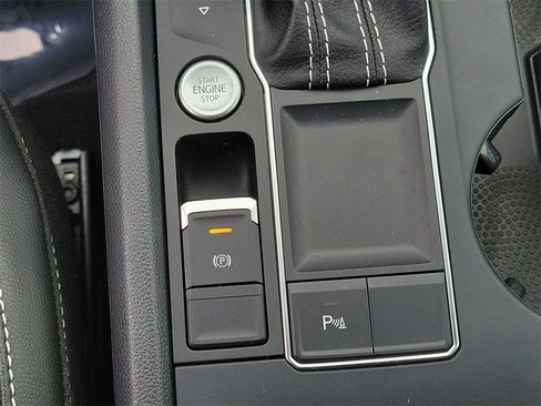 Used 2021 Volkswagen Atlas SE w/ Panoramic Sunroof Package image 27