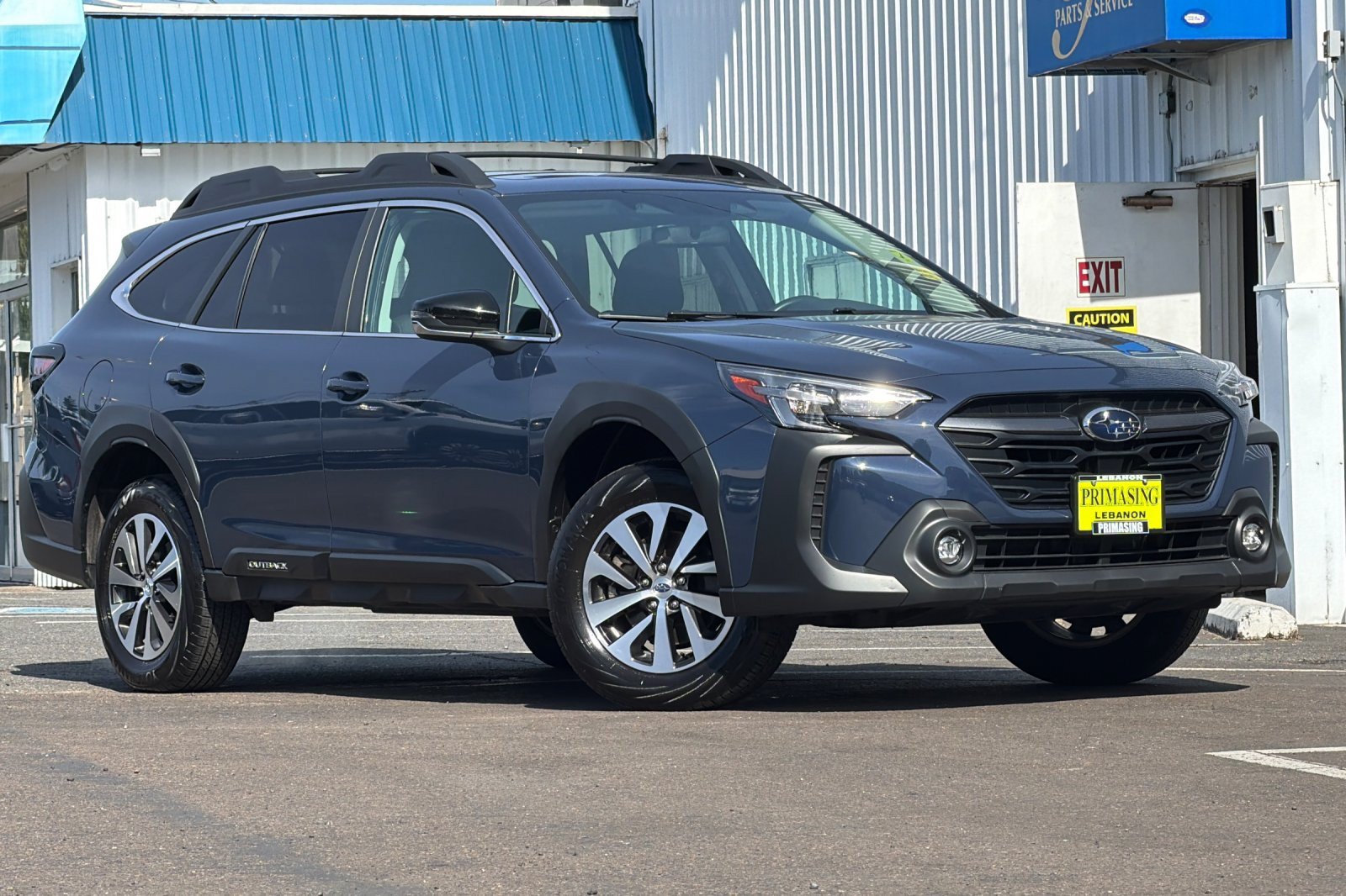 Used 2025 Subaru Outback Premium AWD/4WD image 2