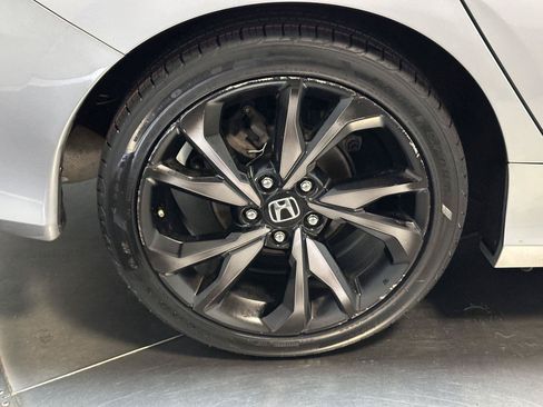 Used 2019 Honda Civic Sport image 16