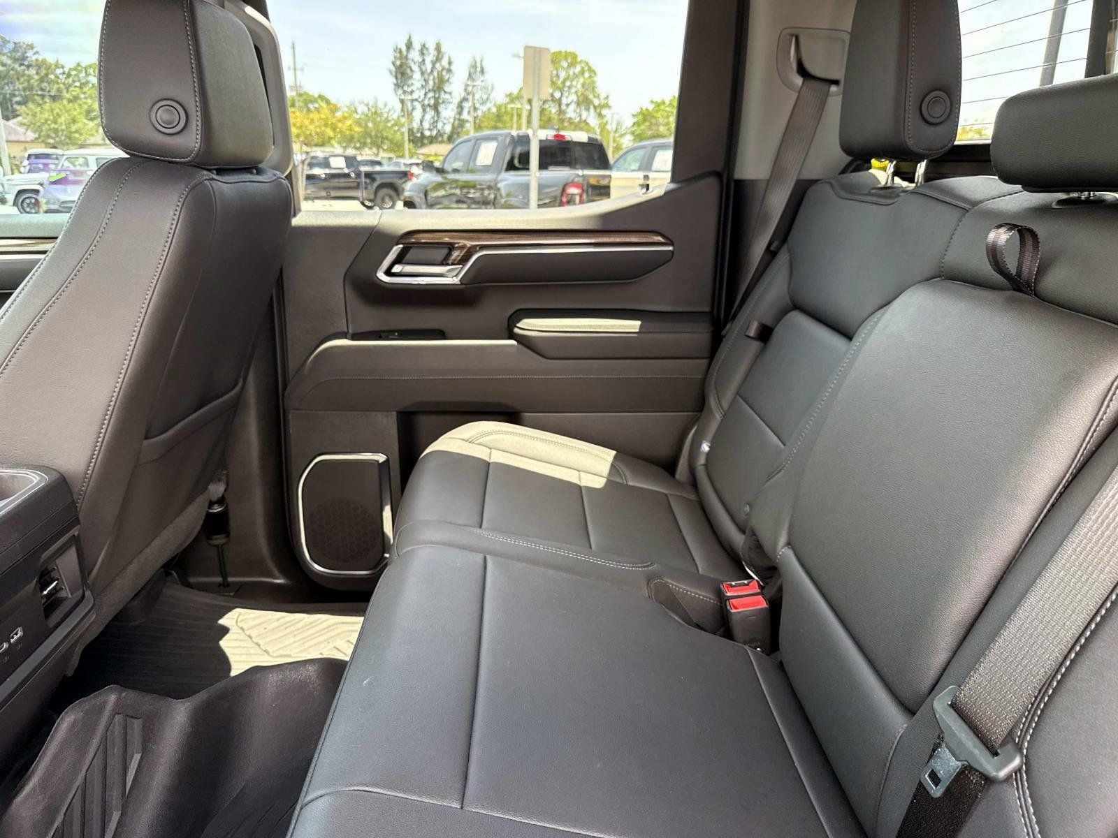 Used 2026 Chevrolet Silverado 1500 LT Trail Boss w/ LT Trail Boss Premium Package AWD/4WD image 14