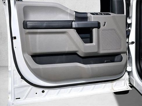 Used 2016 Ford F150 XLT image 18