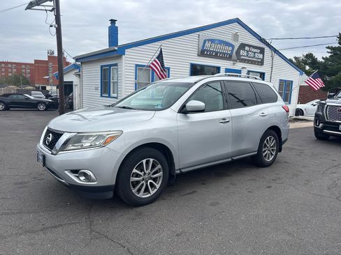 Used 2016 Nissan Pathfinder SV AWD/4WD image 4