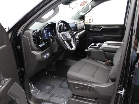 Used 2022 GMC Sierra 1500 Elevation w/ LPO, Elevation Black Package AWD/4WD image 14