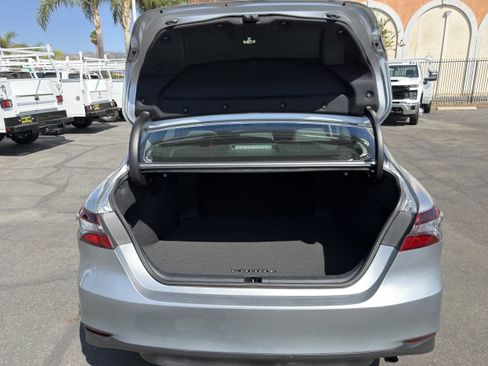 Used 2022 Toyota Camry LE w/ Convenience Package FWD image 14