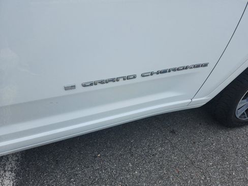 Used 2024 Jeep Grand Cherokee L Overland w/ Rear Seat Video Group I image 7