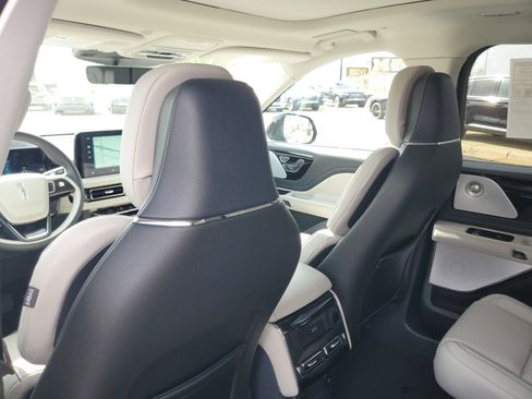 New 2026 Lincoln Aviator Reserve AWD/4WD image 24