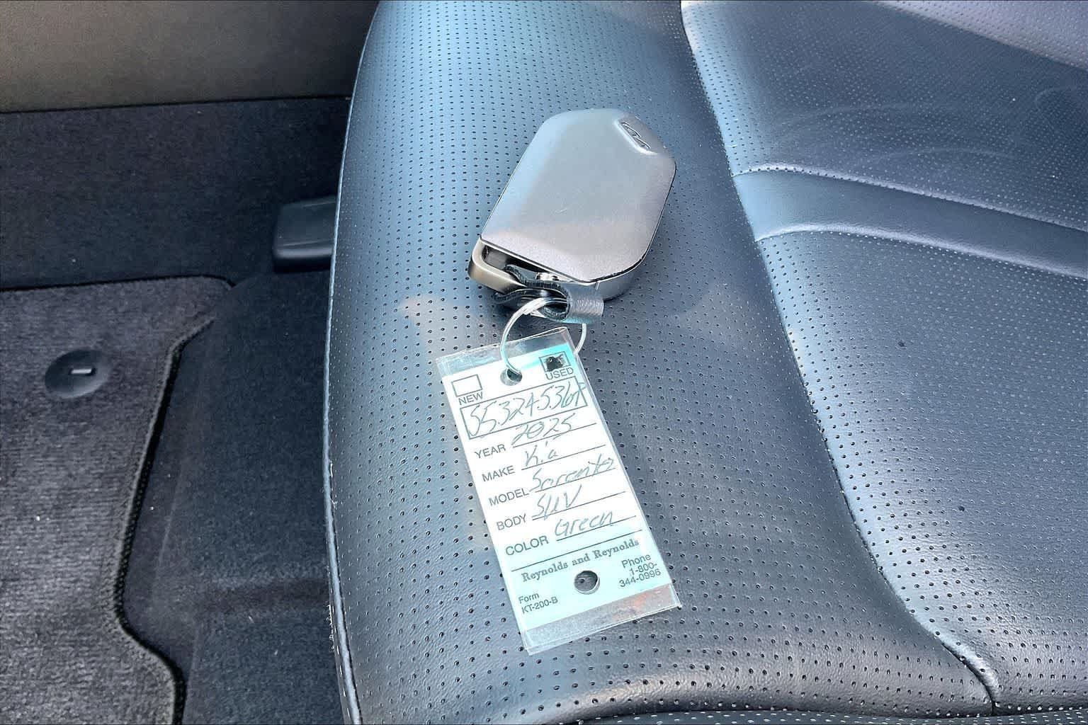 Certified 2025 Kia Sorento EX AWD/4WD image 18