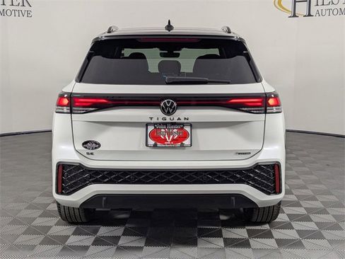 Used 2026 Volkswagen Tiguan SE R-Line image 6