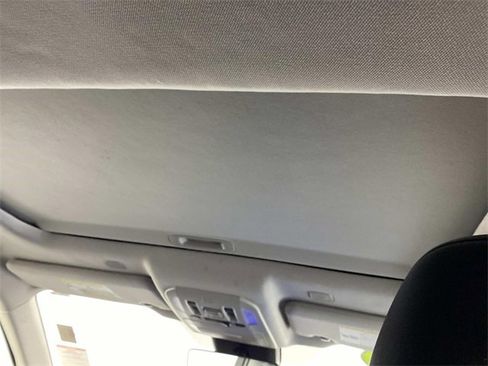 Used 2023 Toyota Highlander XLE image 14