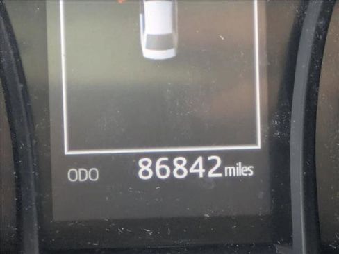 Used 2020 Toyota Camry LE FWD image 10