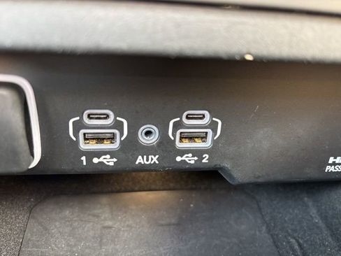 Used 2022 Jeep Grand Wagoneer Series III image 10