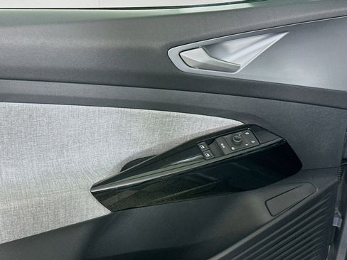 Used 2023 Volkswagen ID.4 Pro image 15