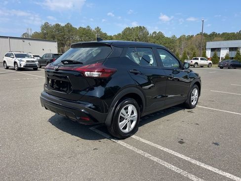 Certified 2025 Nissan Kicks Play S image 5