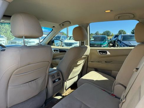 Used 2013 Nissan Pathfinder S AWD/4WD image 17